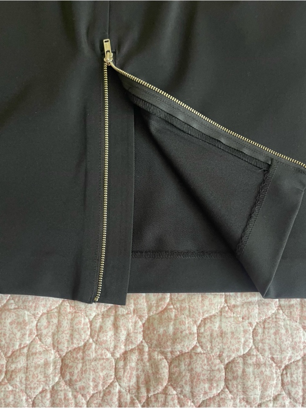 Isaac Mizrahi Black Pencil Skirt with Back Zip Detail